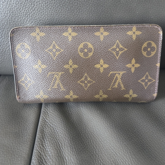 Louis Vuitton Monogram Open Zip Long Wallet - Picture 3 of 7